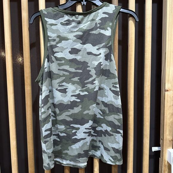 Lucky Brand Shirt Womens Extra Large Green Camo Tank Top Sleeveless Athletic Gym - Picture 2 of 5